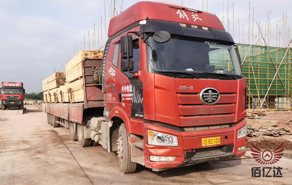 重慶工地木方到貨場(chǎng)景圖