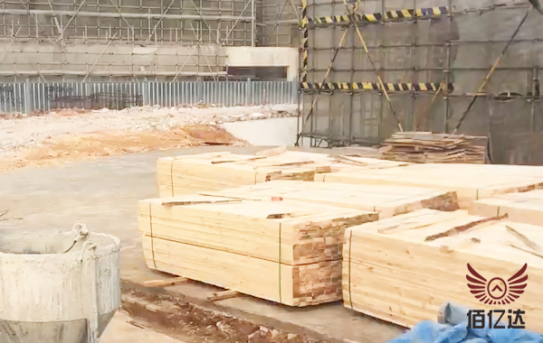 建筑木方廣東卸車(chē)場(chǎng)景圖
